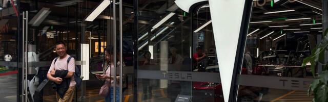 Musk Dials Back Near Term Robotaxi and Optimus Targets