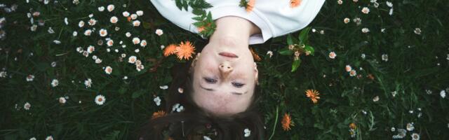 Psychology says if you need hours alone to recharge after being around people, you display these 7 unique cognitive traits