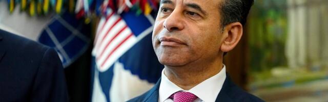 Flavored vapes doomed Trump’s FDA head