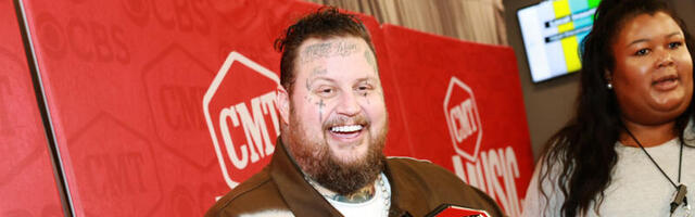Jelly Roll leaves social media after being bullied about his weight