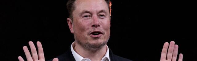 Elon Musk is worth a record $648 billion — and his wealth gain this year exceeds Bernard Arnault's entire fortune