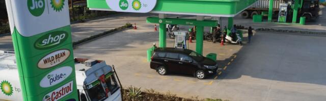 Jio-bp To Set Up 30K EV Charging Points By 2030