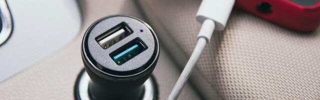 Never Plug These 5 Things Into Your Car's 12V Socket Never Plug These 5 Things Into Your Car's 12V Socket