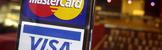 Visa, Mastercard $30 billion swipe-fee deal blocked by judge
