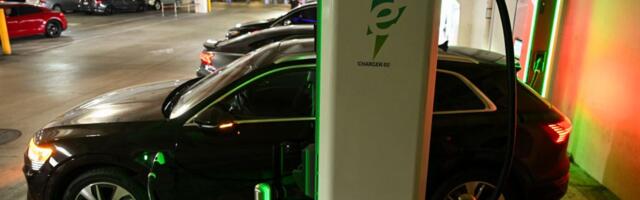 With EV Tax Credits Gone, We Did the Math to See if EVs Are Still Cheaper Than Gas Cars