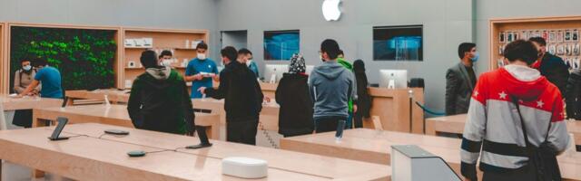 Apple now offering free two-hour delivery for last-minute holiday shoppers