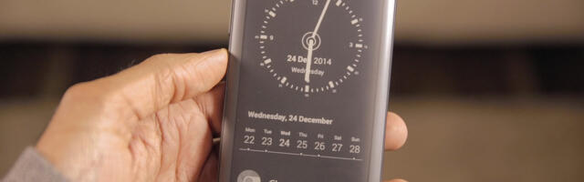 Color E-Ink screen or normal display? This dual-screen phone offers both.