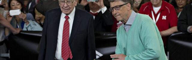 Warren Buffett spoke about Bill Gates' Epstein ties — and why he's stopped giving money to the Gates Foundation