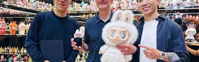 Apple CEO Tim Cook Pledges to Increase Investment in China