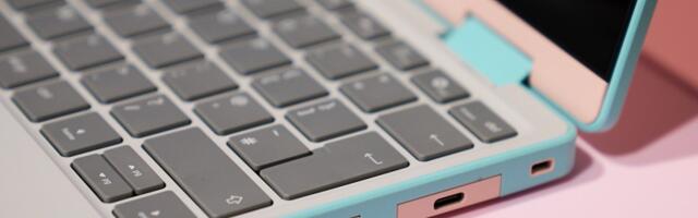 Mint and pink: a closer look at the backflipping Framework Laptop 12