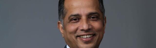 A finance veteran says junior bankers aren't doomed — they're actually supercharged by AI