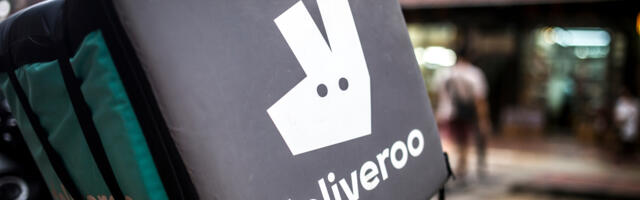 Deliveroo accused of blocking courier access to gig economy finance app
