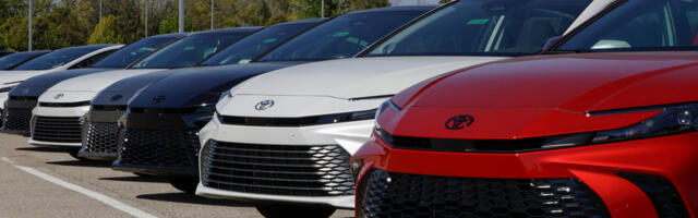 What OEM Tires Does The Toyota Camry Typically Come With?