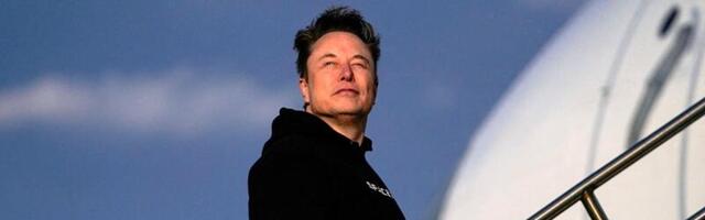 Musk drives Tesla calmly through investors’ red lights