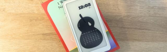 Durobos Krono e-reader is the perfect palm-sized e-reader — and a great Kindle and Kobo alternative