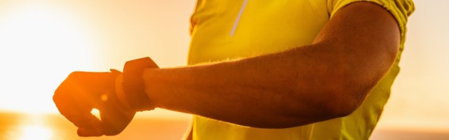 Facebook Will Reportedly Launch a Dual-Camera Smartwatch