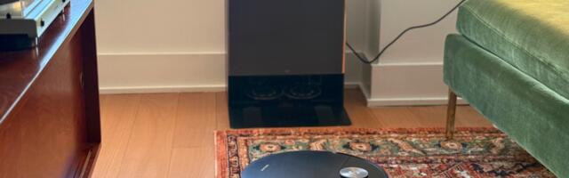 Dreames X60 Max Ultra Complete is the best robot vacuum for pet hair Ive tested. Sucks that its so expensive.