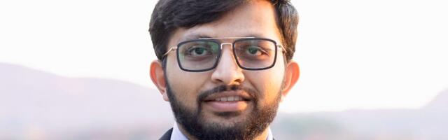 I landed a job at LinkedIn by posting on the platform. Here's how I built an audience and grabbed the attention of a recruiter.