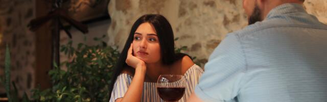 If someone uses these 9 phrases in a conversation, they might have below-average social skills