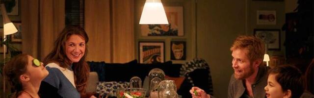 Host a flawless Thanksgiving with these smart home tips