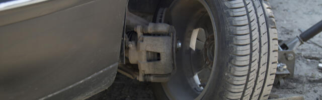 If A Tire Comes Off While You're Driving, This Is What You Need To Do