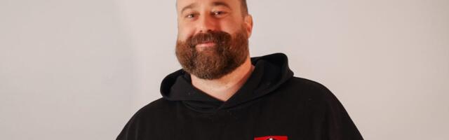 I started a side hustle while working at Yelp — then went all in on my business. I've made over $112,000 in revenue and feel so fulfilled.