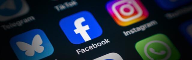 Andy Burnham backs calls for under-16 social media ban