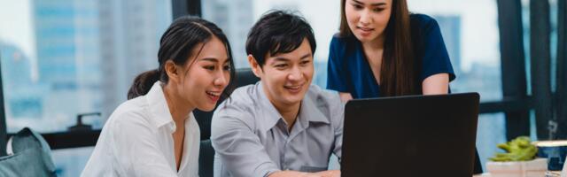 Why nearly half of workers now prefer job hugging — and when job hopping still makes sense