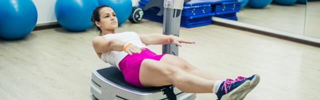 I Asked Fitness Experts About Vibration Plates. Here’s the Truth Behind the Latest TikTok Trend