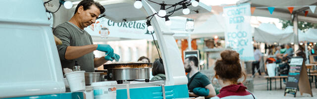 Trucking and Cooking: 5 Tips for Aspiring Food Truck Entrepreneurs