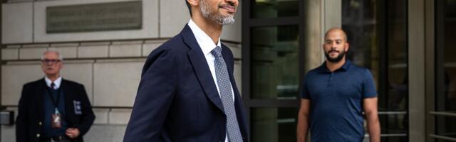 Antitrust Judge Bars Google From Exclusive Deals But Allows Apple Payments to Continue