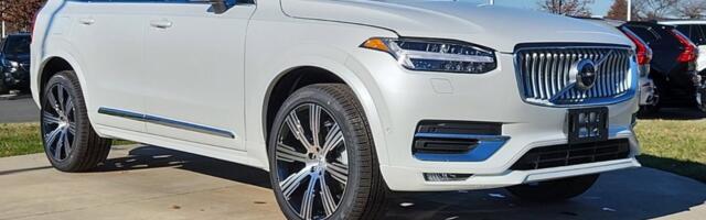 The 2024 Volvo XC90 Recharge PHEV AWD Ultimate SUV