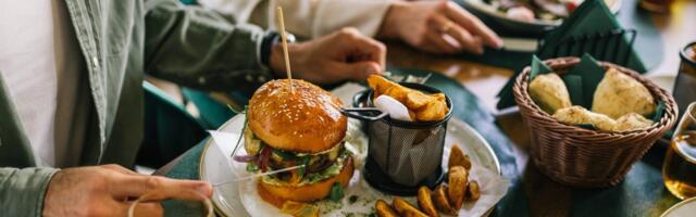 4 things you should never order in front of your boss or coworkers, according to an etiquette expert