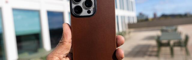 Some iPhone users report overheating when using Apple Intelligence