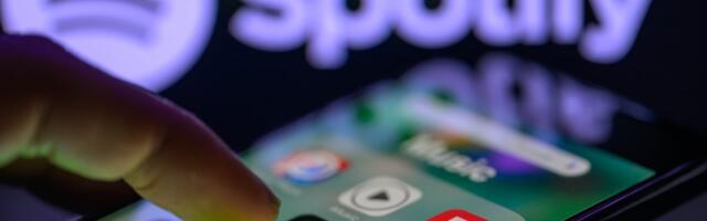 Spotifys free users can now search and play songs with ease