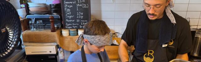 I put an end to cheap souvenirs. Now when I travel with my kids, I make sure we always do this memorable activity.