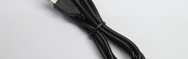 How Long Can A USB Cord Be? (And Does Length Affect Performance?)