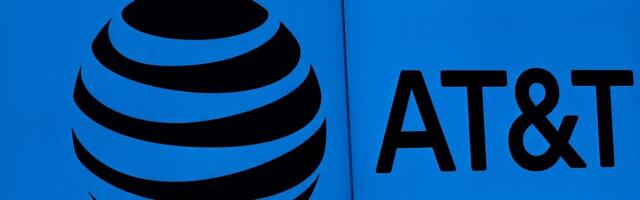 FCC chairman helps AT&T cement dominance with $23 billion spectrum deal