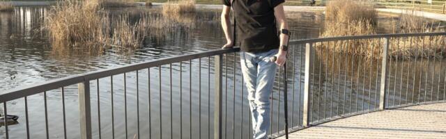 ‘Digital bridge’ between brain and spine enables paralysed man to walk again
