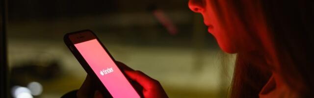 Tinder is Testing AI Features That Look Through Your Camera Roll