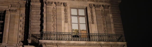 How Louvre thieves exploited human psychology to avoid suspicion—and what it reveals about AI