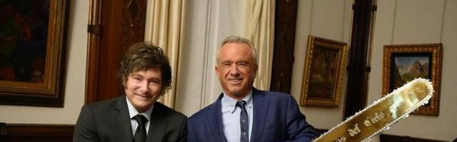 RFK Jr. Poses for Weird Photos With Argentina’s President as They Plot Alternative to World Health Organization