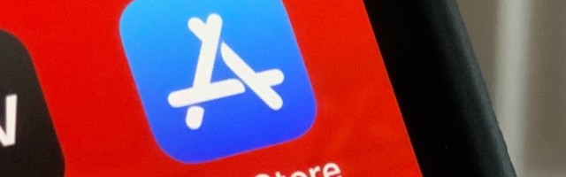 Rent the Runway’s first iOS team launches Runway, an easier way to coordinate app releases