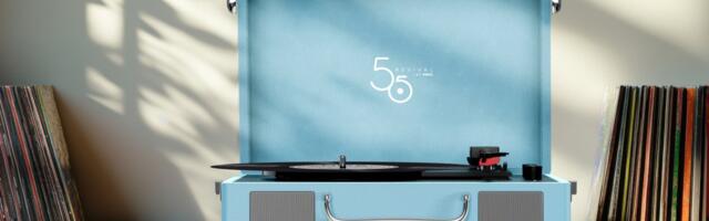Mixx Revival 55 suitcase record player is cute, colorful, and perfect for newbs
