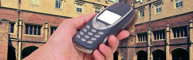 One of world’s most elite high schools bans smartphones, issuing Nokia ‘brick’ phones instead