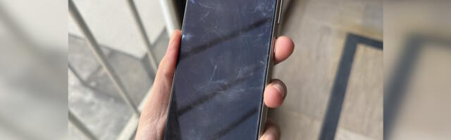 Galaxy S24 Ultra display coatings are wearing down prematurely, and it just looks gross?