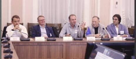 Будущее электроники: от гибких экранов до созданных ИИ материалов