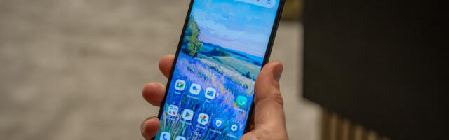 First Amazon deal on the TCL 60 XE NXTPAPER 5G slashed price to just $229.99
