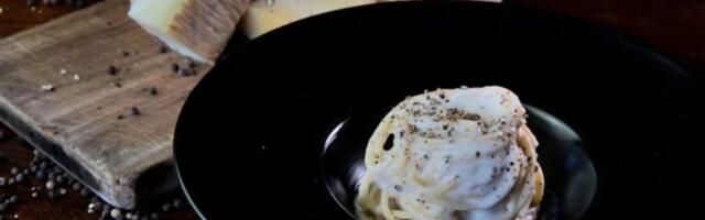 Physics of the perfect cacio e pepe sauce