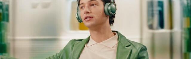 JBL's two new Live headphones offer 80 hours of battery each